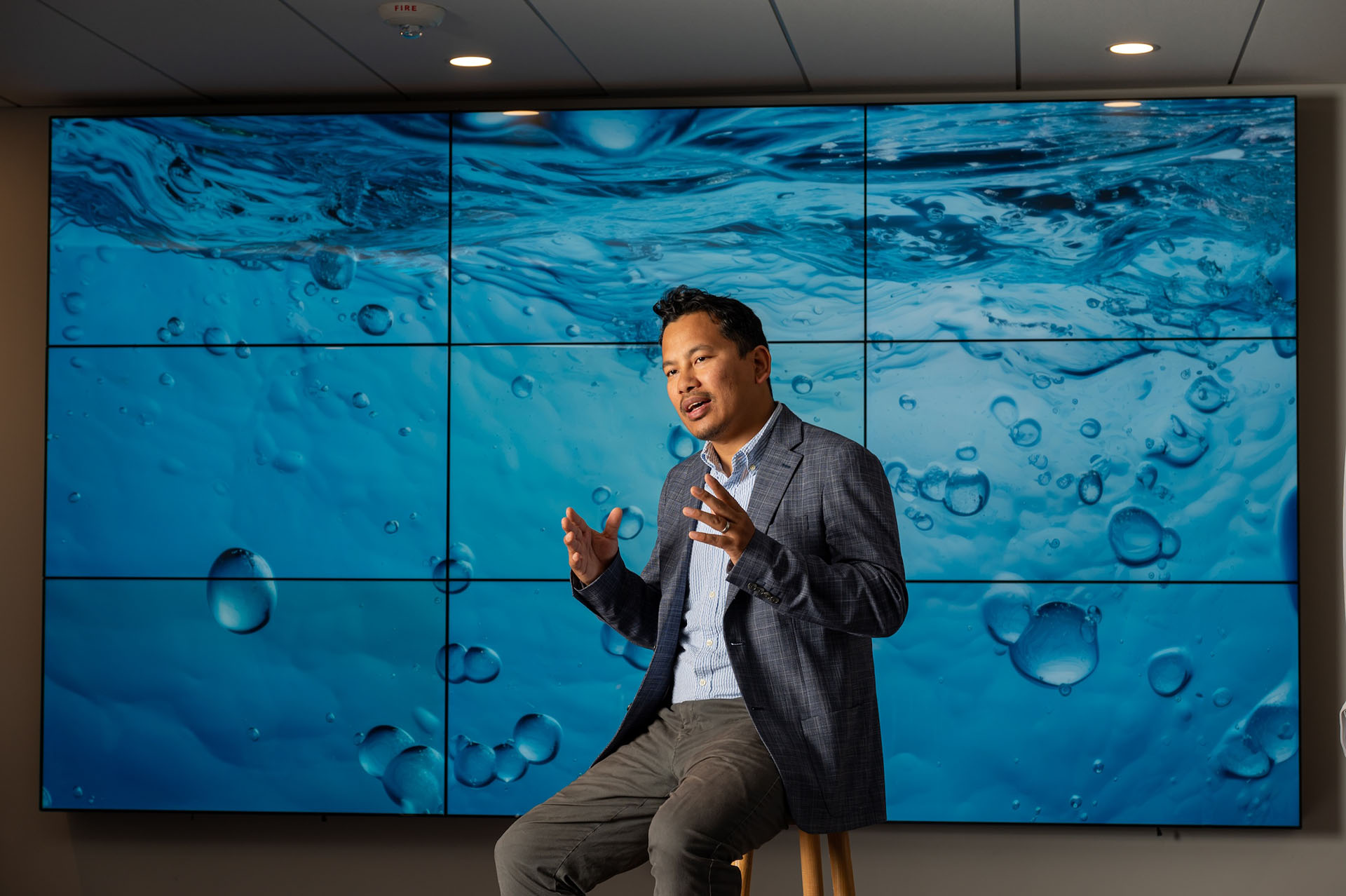 Dr. Samendra Sherchan, professor of biology and interim director of the Center for Urban and Coastal Climate Science Research, in research lab.